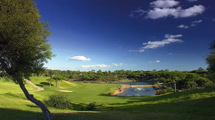 Vale Do Lobo Royal Course pond